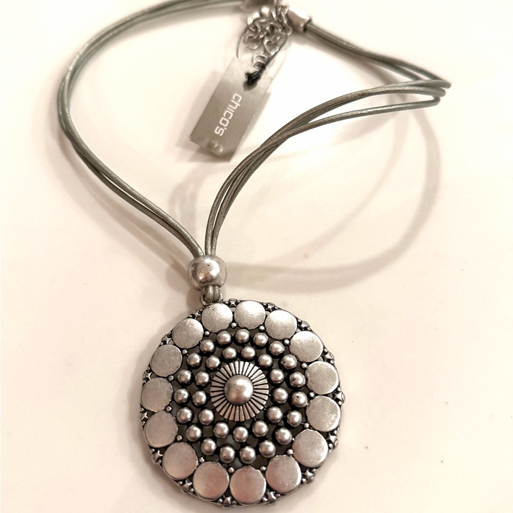 CHICO’S•silver corded medallion short statement necklace NWT